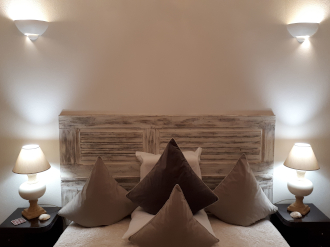 Pintor headboard